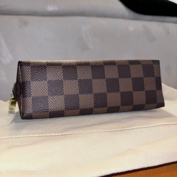 Louis Vuitton Cosmetic Pouch PM - Picture 6 of 8